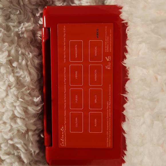 Caliente Artist Couture Eyeshadow Palette Brand New Never Used - Picture 2 of 5